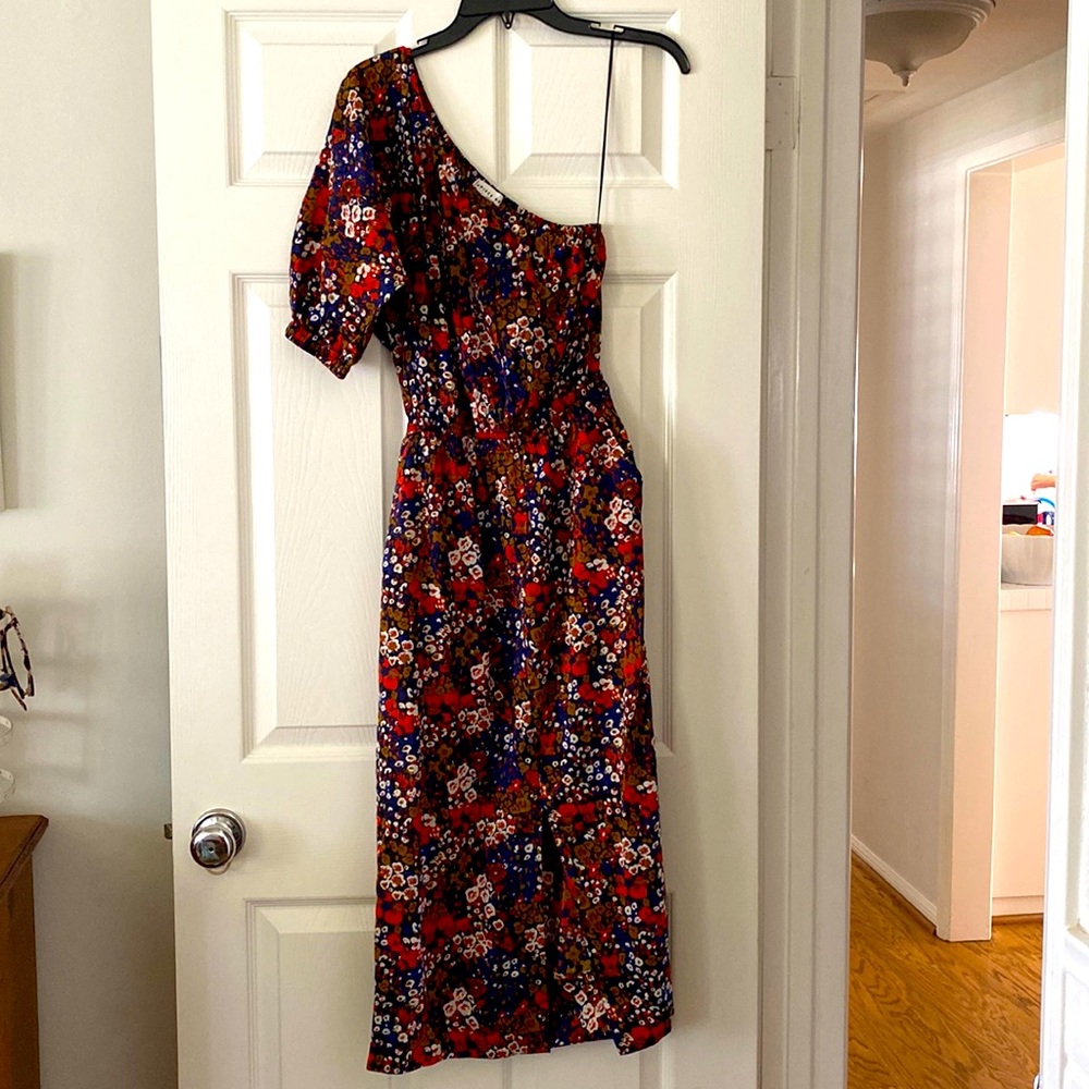 Size Extra Small Asymmetric MIDI Dress Apiece Apart